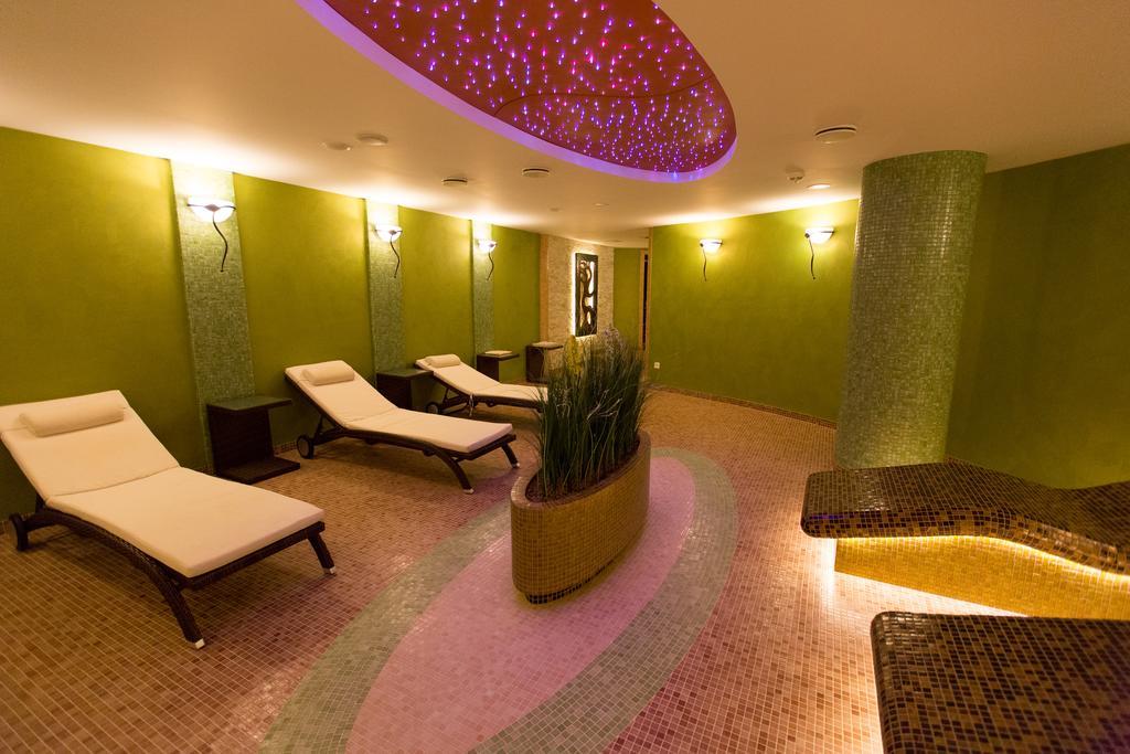 Hotel Park Avenue **** Piest'any Exterior photo