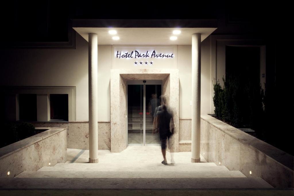 Hotel Park Avenue **** Piest'any Exterior photo