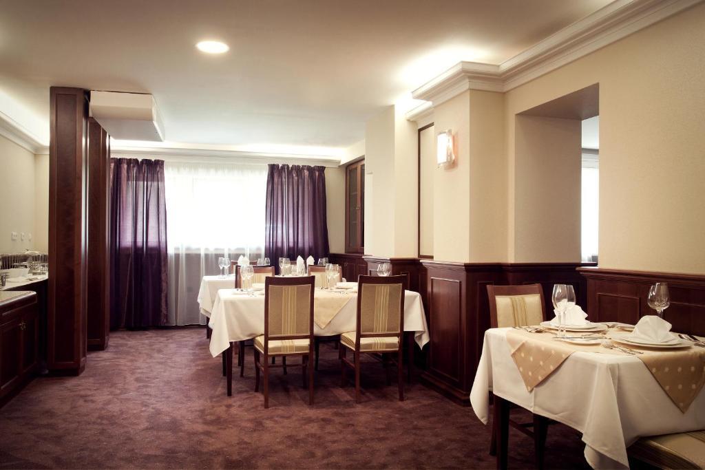 Hotel Park Avenue **** Piest'any Exterior photo