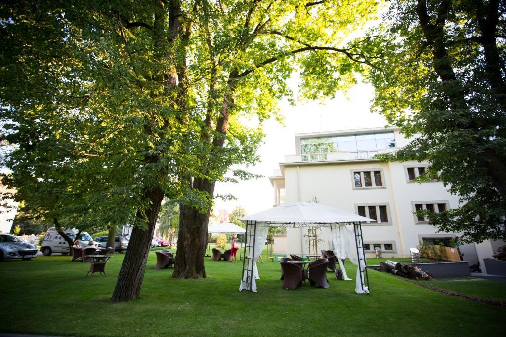 Hotel Park Avenue **** Piest'any Exterior photo
